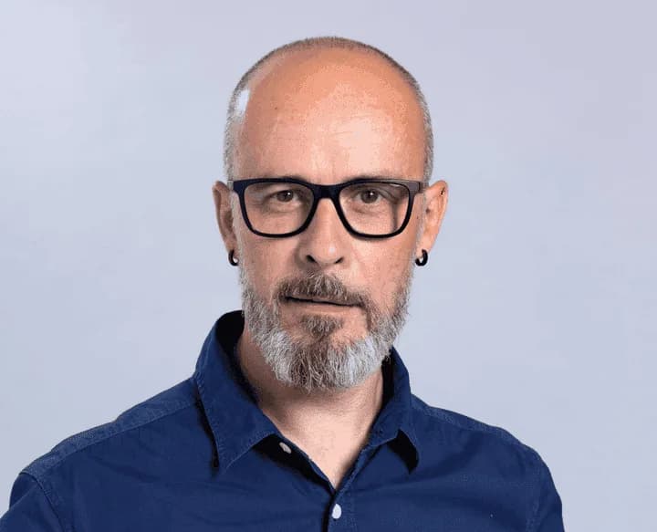 Portrait of John Doe, trainer at VP People